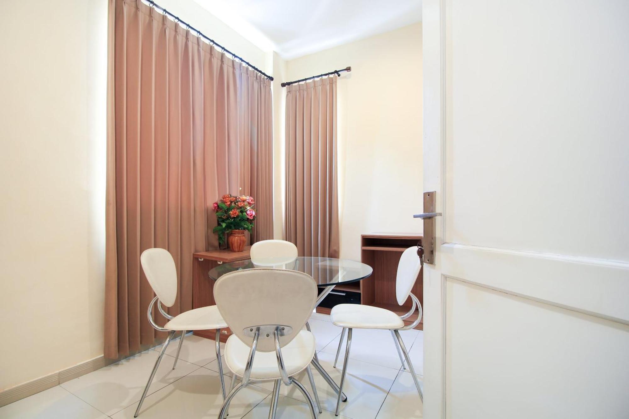 Super Oyo Capital O 175 K-60 Residence Surabaya Eksteriør billede