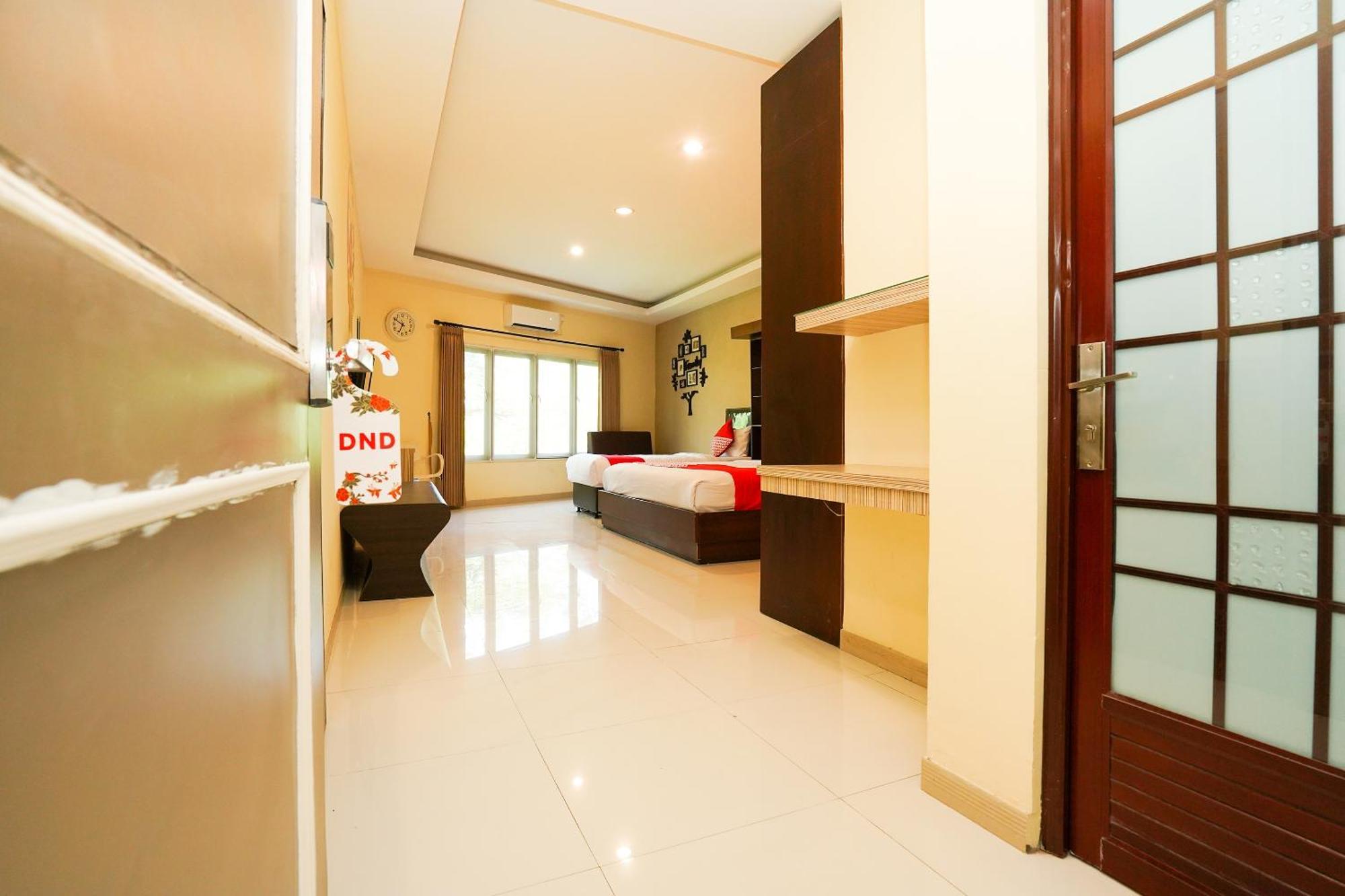 Super Oyo Capital O 175 K-60 Residence Surabaya Eksteriør billede