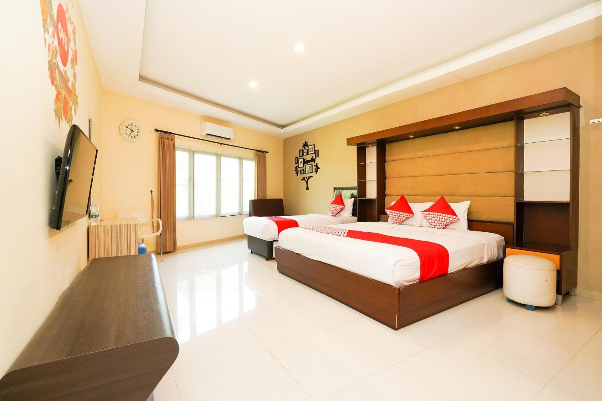 Super Oyo Capital O 175 K-60 Residence Surabaya Eksteriør billede