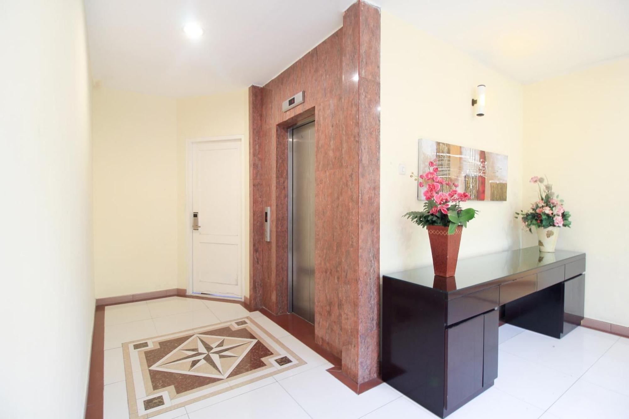 Super Oyo Capital O 175 K-60 Residence Surabaya Eksteriør billede